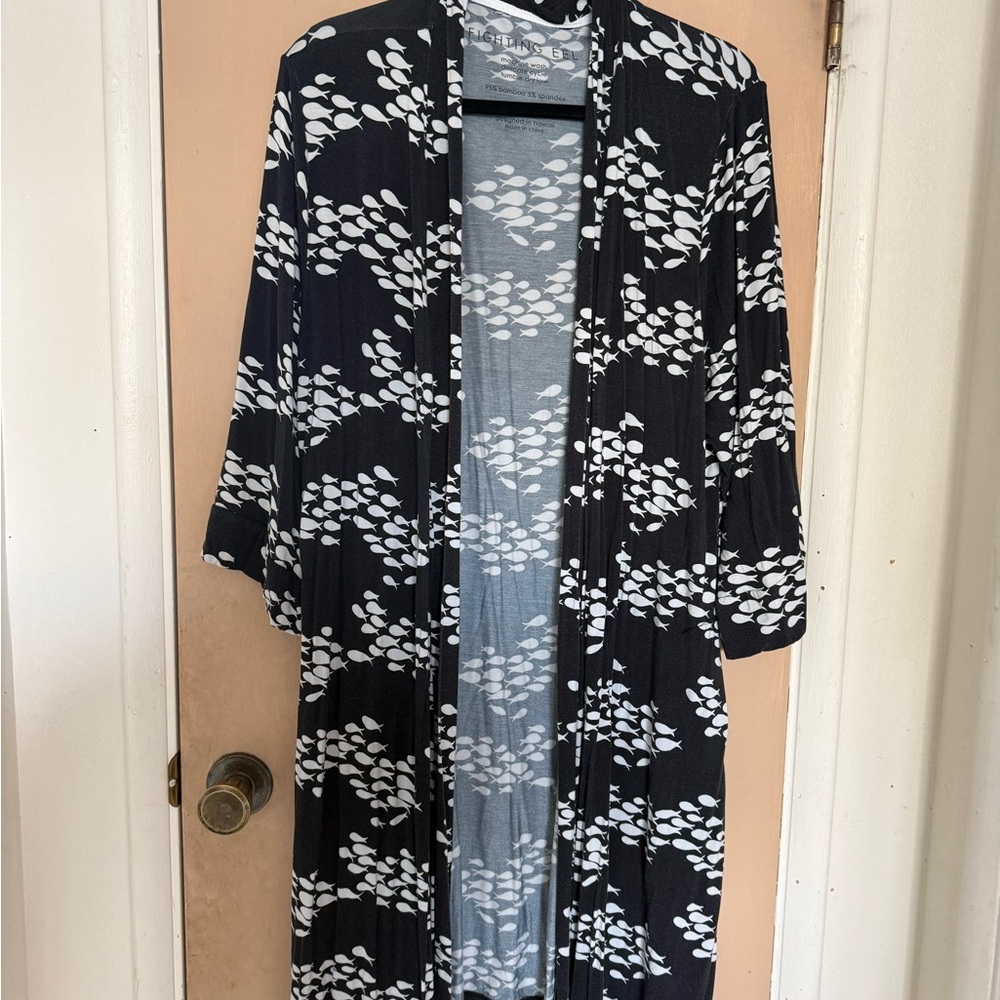 Fighting Eel Black and White Fish Print Long Kimono Cover